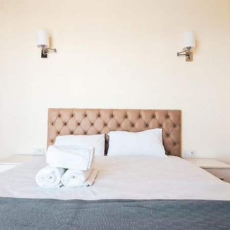 Gg Aparthotel バトゥーミ エクステリア 写真
