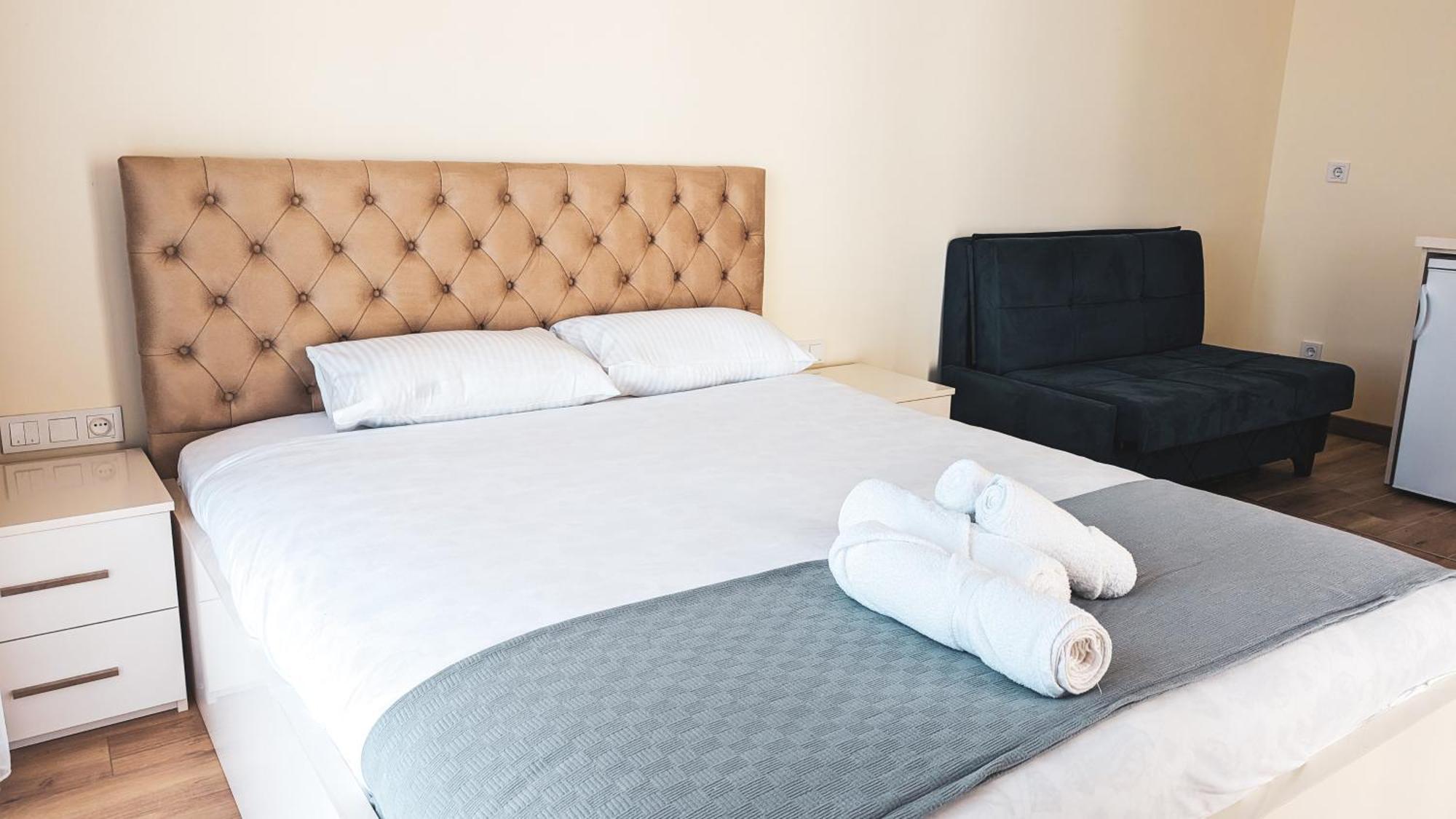 Gg Aparthotel バトゥーミ エクステリア 写真