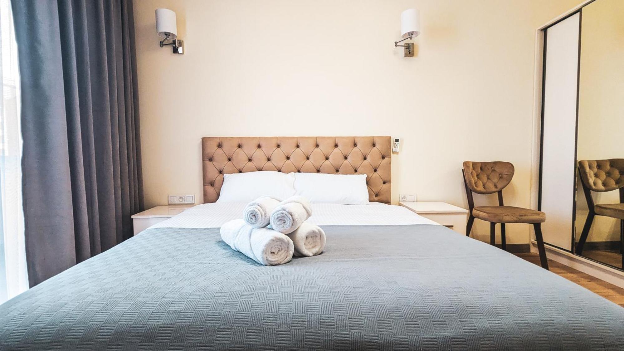 Gg Aparthotel バトゥーミ エクステリア 写真
