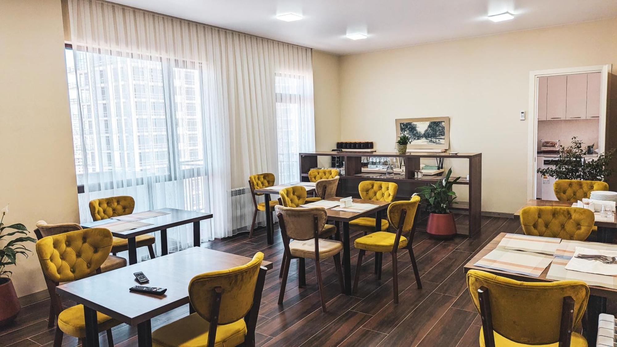 Gg Aparthotel バトゥーミ エクステリア 写真